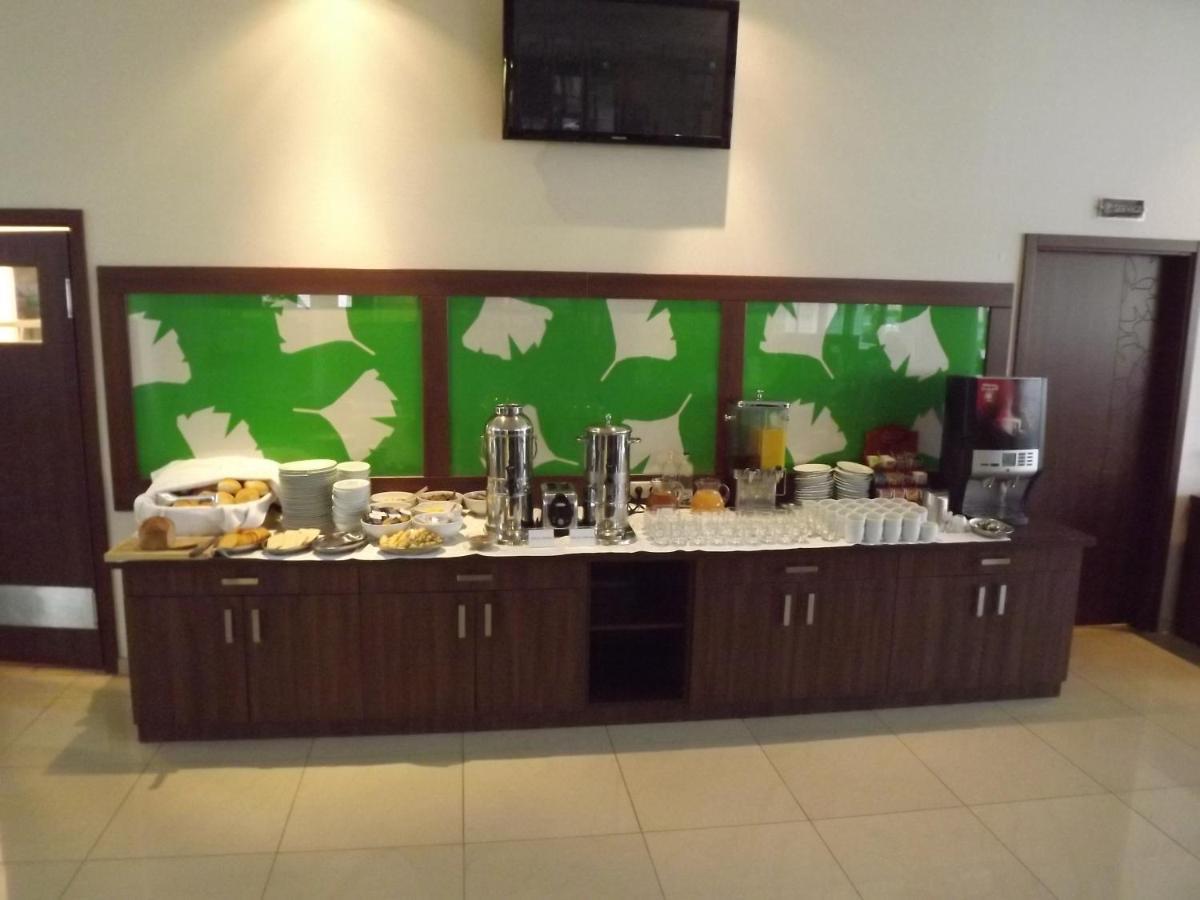 Hotel Ginkgo Hódmezővásárhely Buitenkant foto