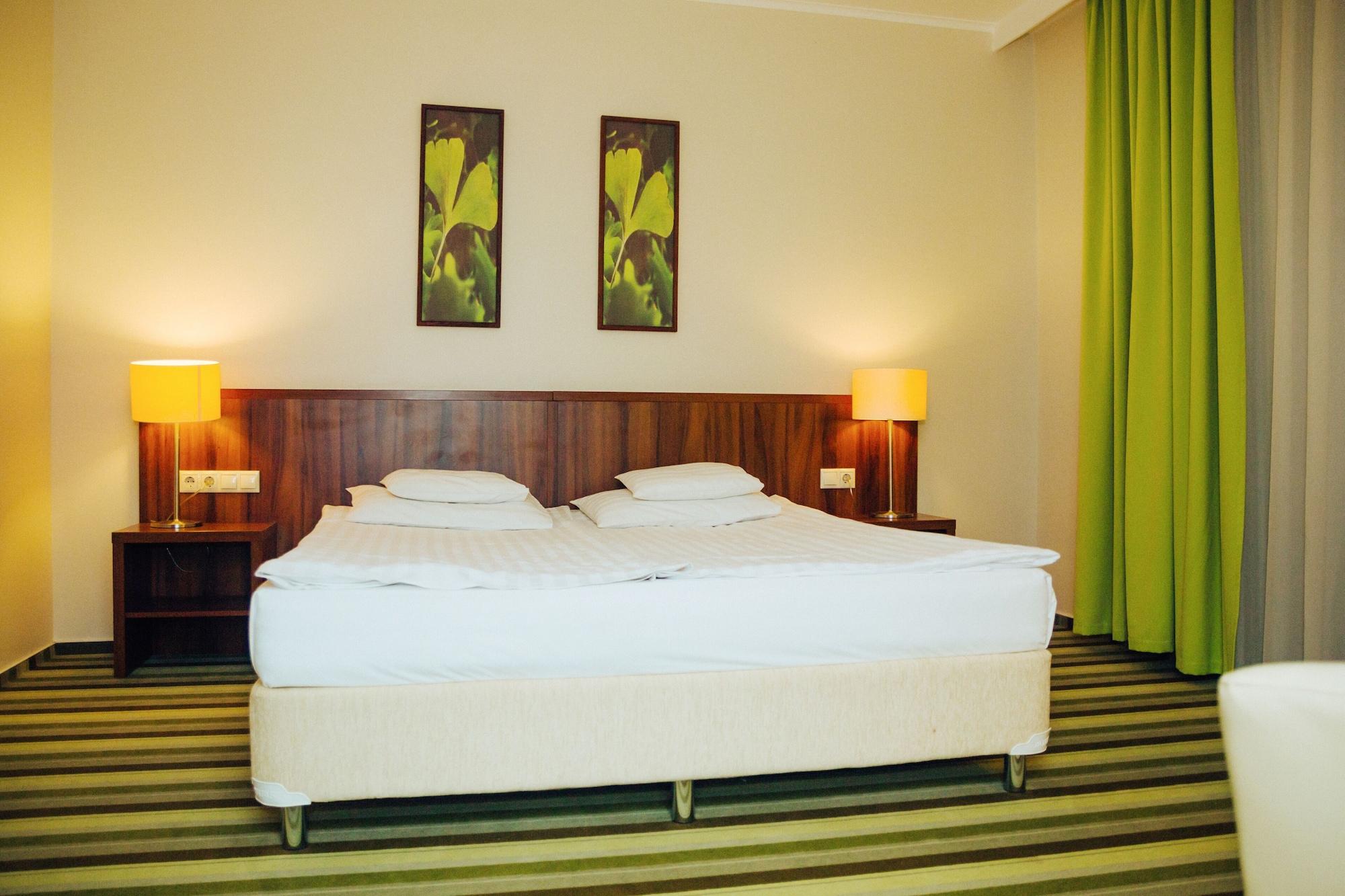 Hotel Ginkgo Hódmezővásárhely Buitenkant foto