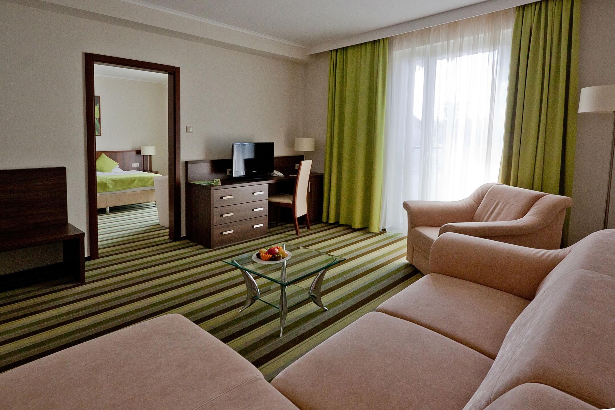 Hotel Ginkgo Hódmezővásárhely Buitenkant foto