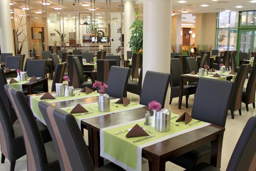 Hotel Ginkgo Hódmezővásárhely Buitenkant foto